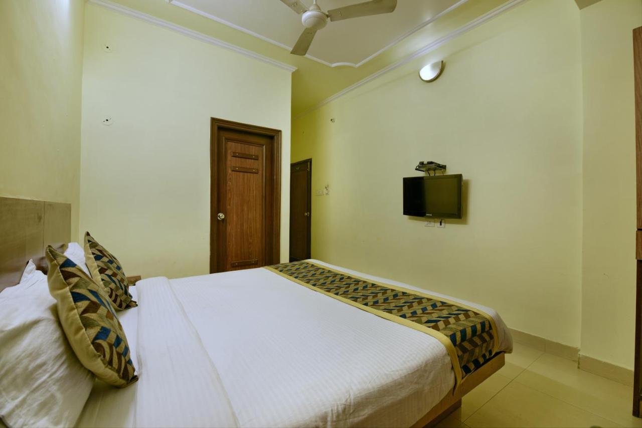 Oyo 2289 Hotel Radha Palace Kukas Eksteriør billede