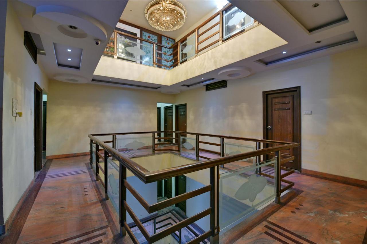 Oyo 2289 Hotel Radha Palace Kukas Eksteriør billede